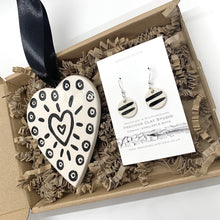 Load image into Gallery viewer, Gift Set - Earrings &amp; Decoration (Black Stripe)
